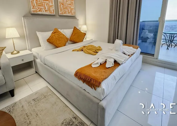 Rare Holiday Homes - Dubai Sports City - Elite Residence - R1303