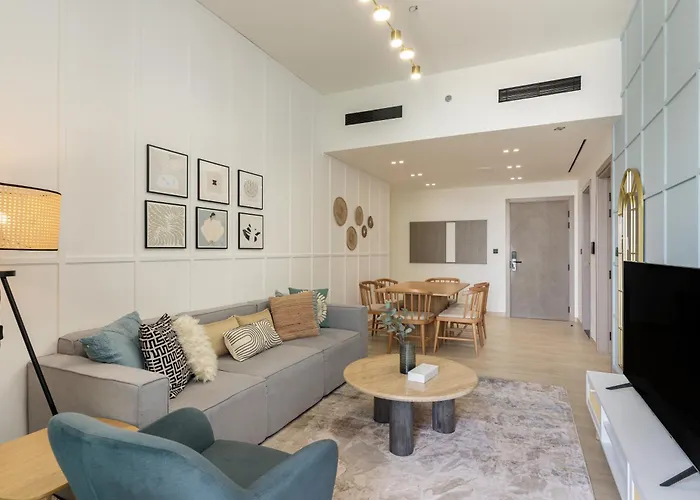 Stylish 3 Bedroom In Jvc