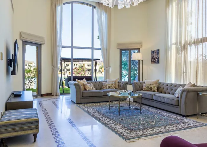 Chic 4Br Villa With Assistant Room And Private Pool On Palm Jumeirah By Deluxe Holiday Homes