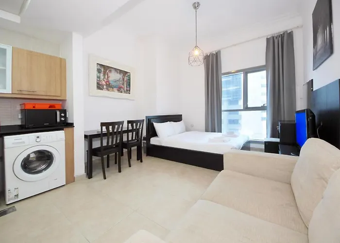 Studio Apartment In Zumurud Tower , Dubai Marina