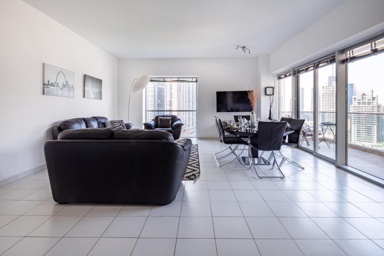 Frank Porter - Marina Tower Apartment
