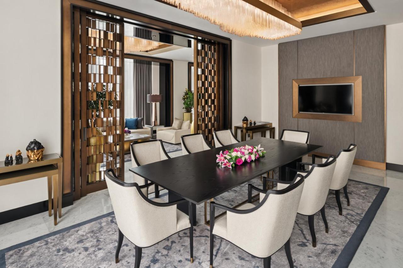 Taj Jumeirah Lakes Towers 5* Dubai