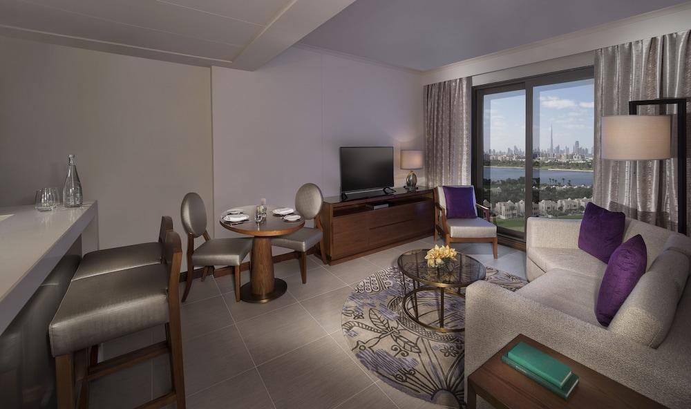 Pullman Creek Centre Residences Apartahotel 5*