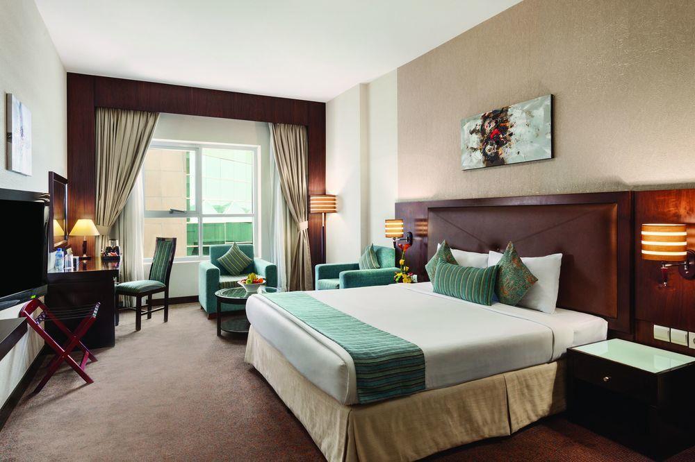 Ramada By Wyndham Deira 4*
