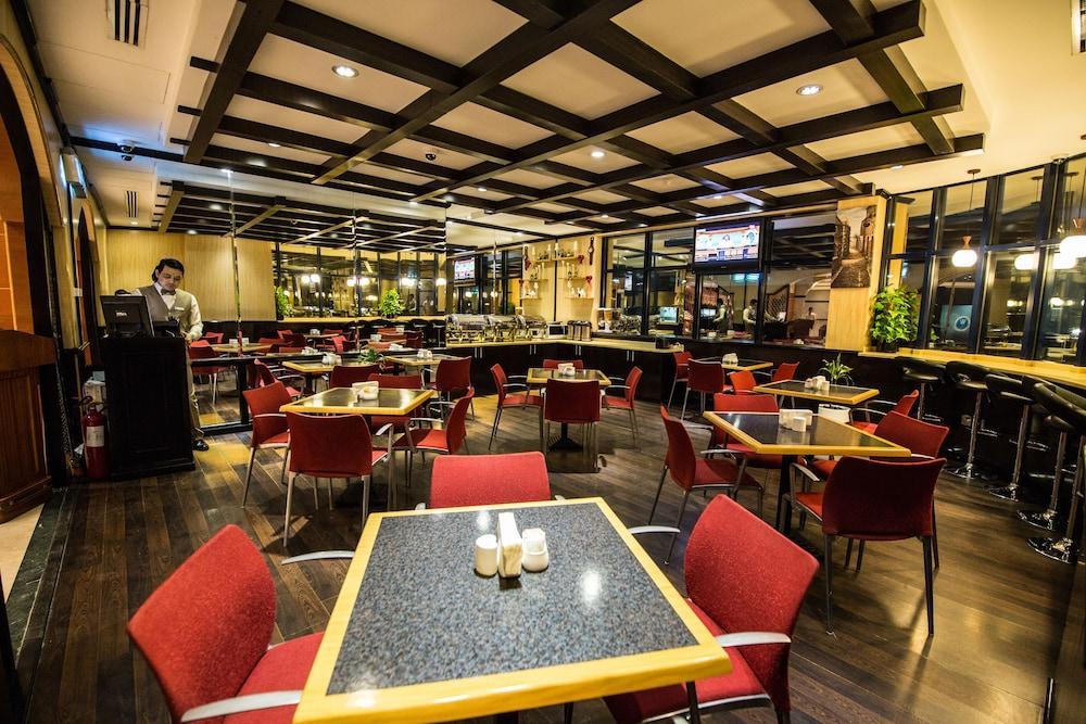 Aparthotel London Crown 1 3*