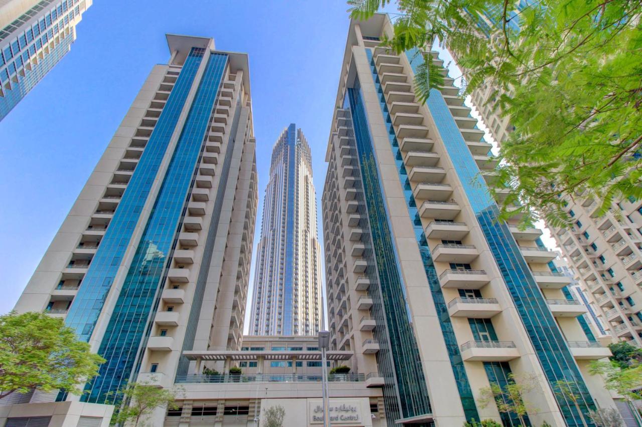 Apartment Durrani Homes - Luxurious Near Mall With Pool View