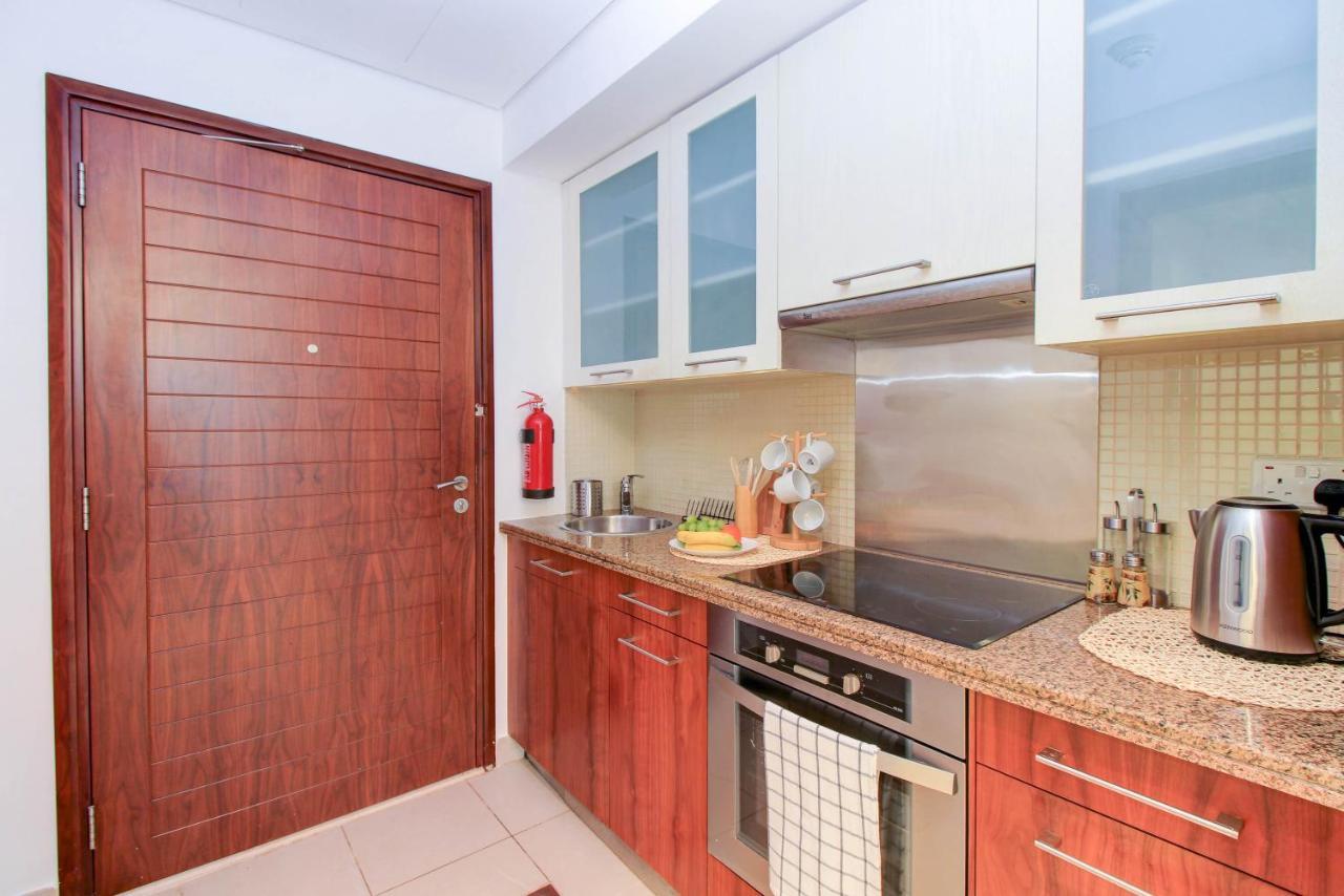 Durrani Homes - Luxurious Near Mall With Pool View * Dubai