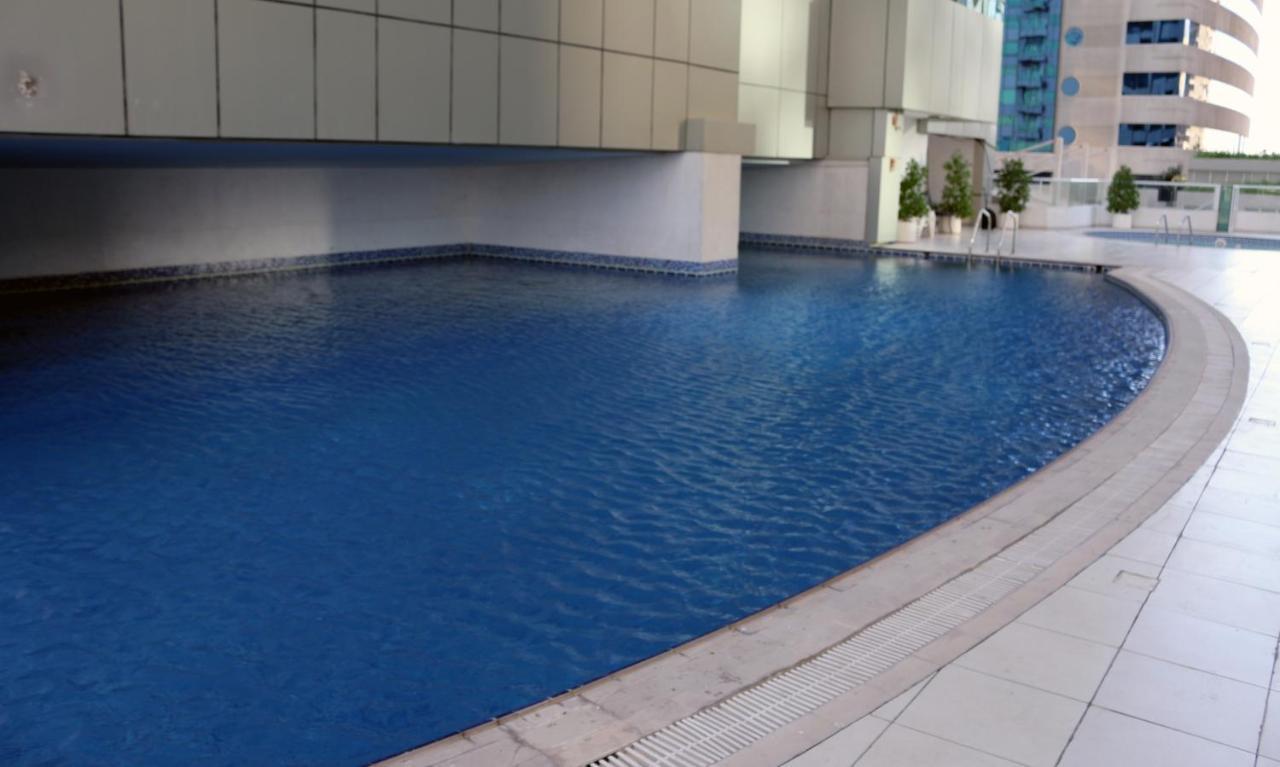 Luxurious Beach Front With Sea View-private Bathroom Hospedagem domiciliar Dubai