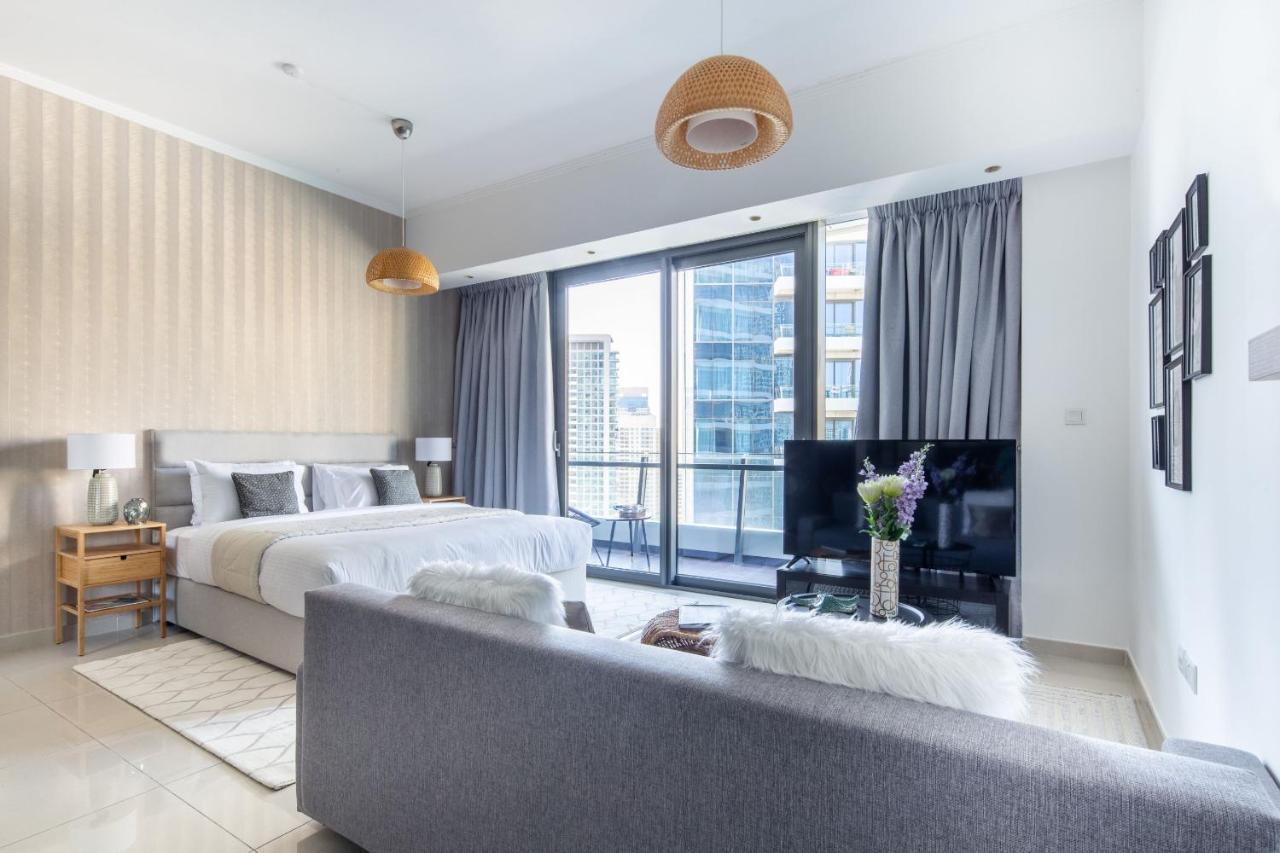 Frank Porter - Silverene Tower Apartamento Dubai