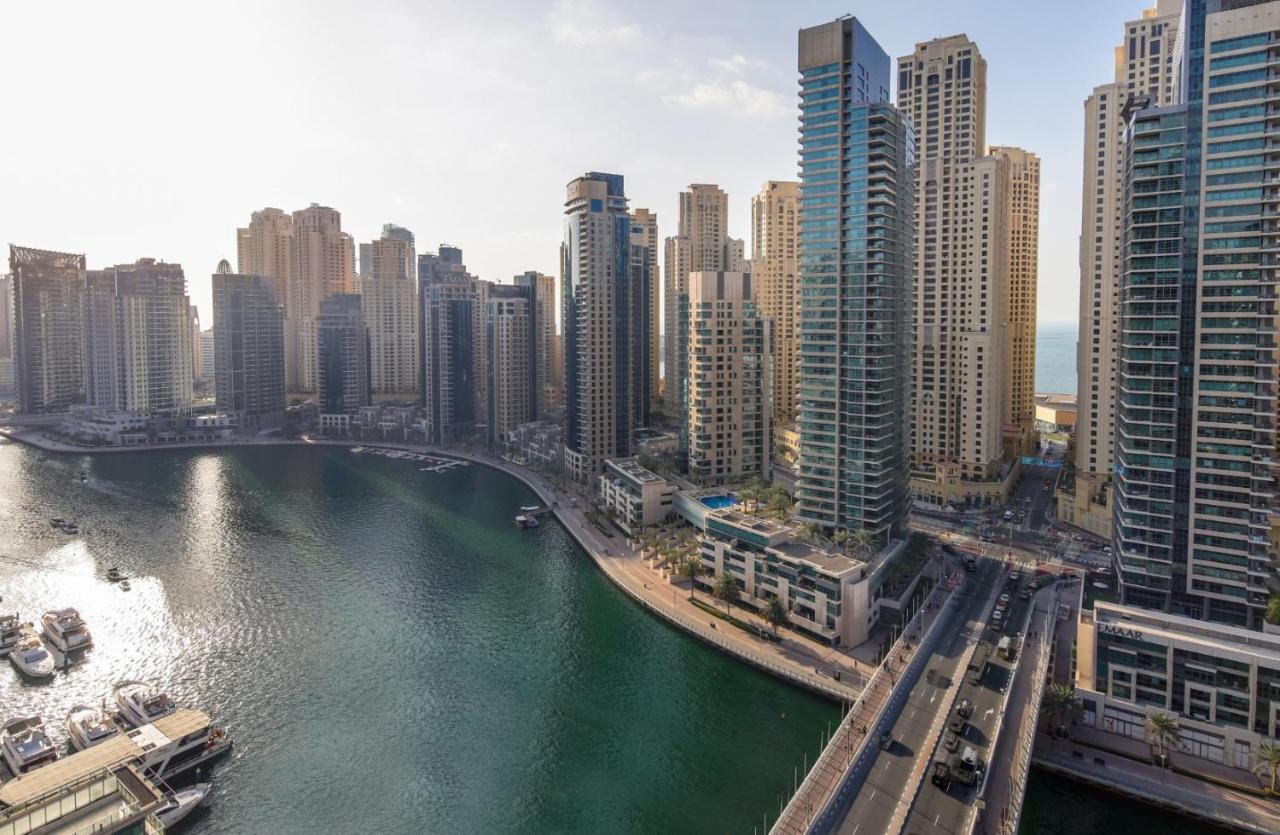 Frank Porter - Silverene Tower Apartamento *