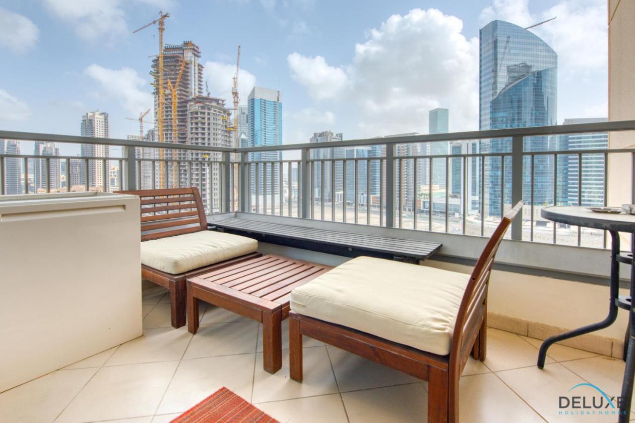 Close To Burj Khalifa & Mall With Relaxing Balcony, Claren Tower 1, Downtown By Deluxe Homes Appartement *