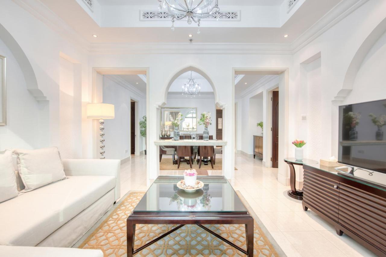 Maison Privee - Opulent Apt Beside Mall W Burj Khalifa Views Dubái