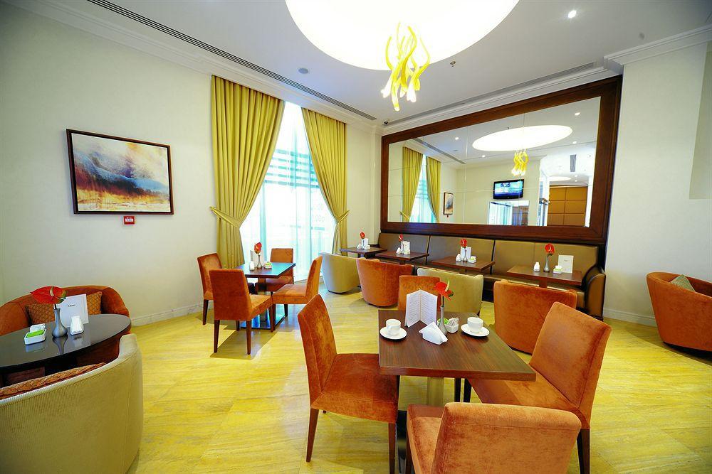 Hotel Al Hamra Dubái