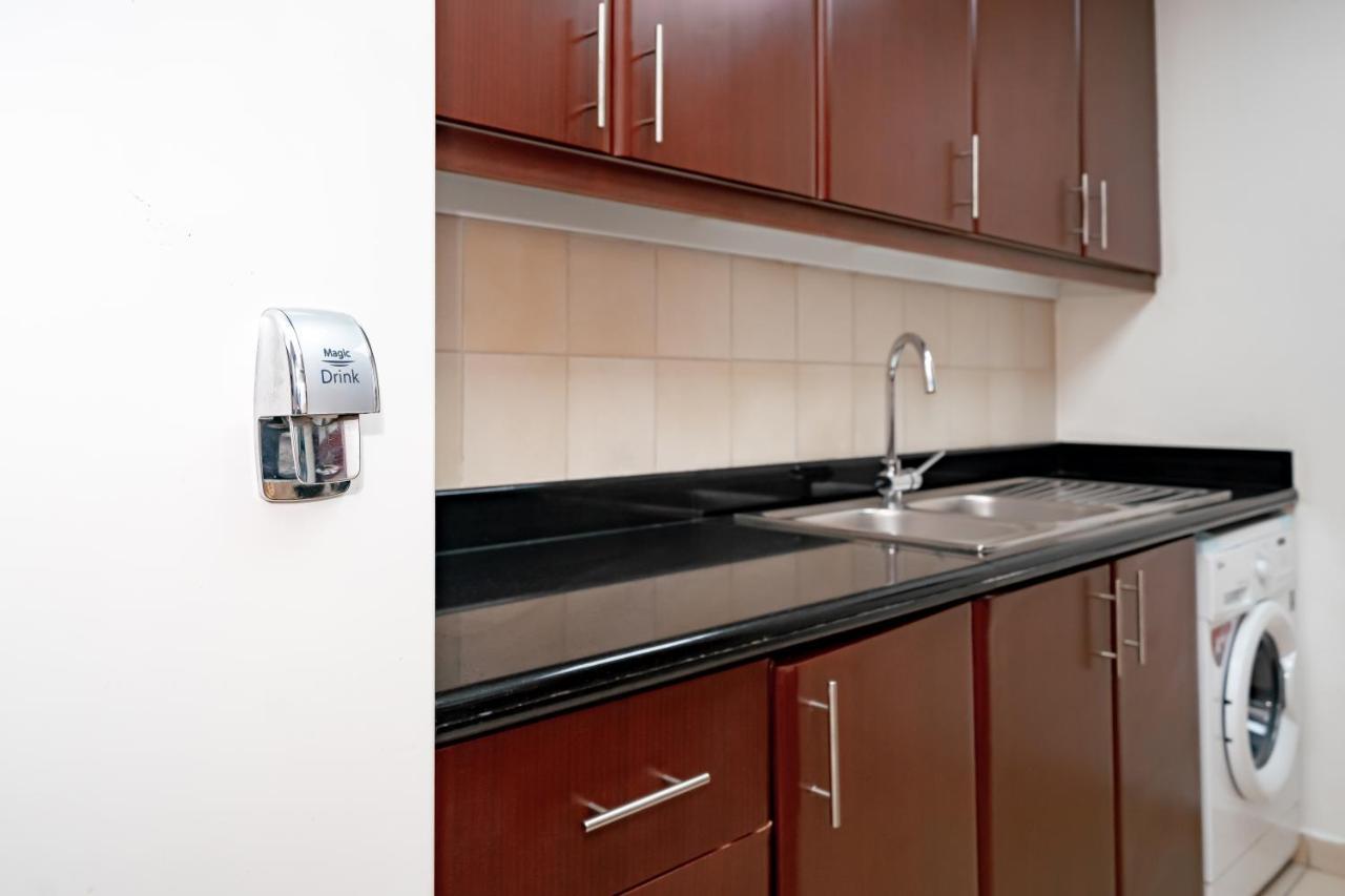 Apartemen Higuests - Modern Apt In Jbr With Pool, Gym, And Kid's Area