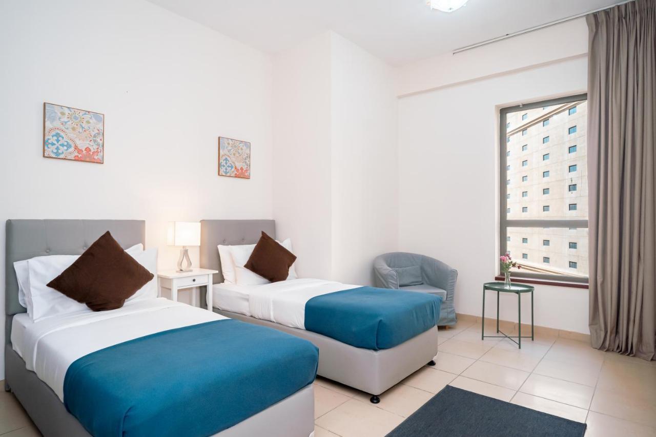 Higuests - Modern Apt In Jbr With Pool, Gym, And Kid's Area Apartemen *