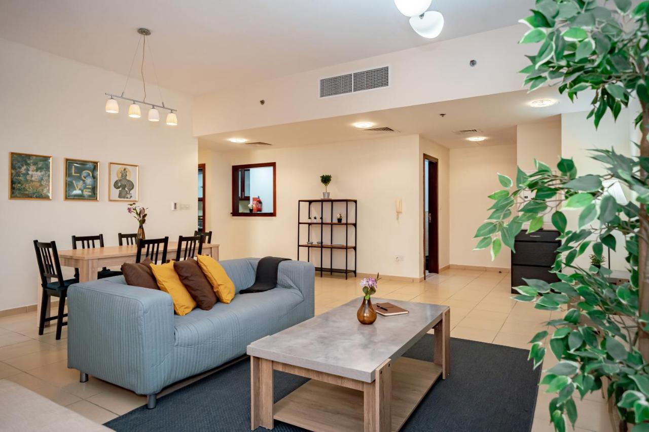 Higuests - Modern Apt In Jbr With Pool, Gym, And Kid's Area