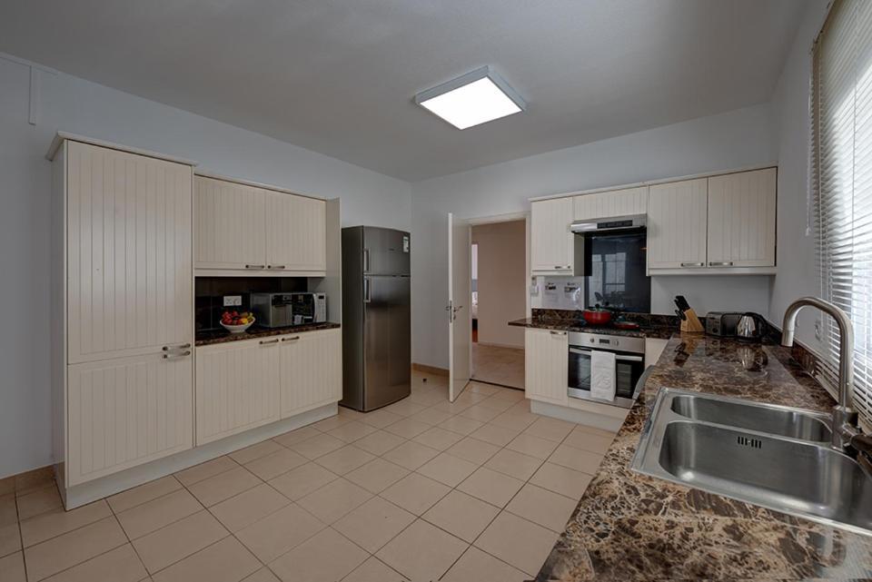 J5 Four Bedroom In Al Wasl For Families Only