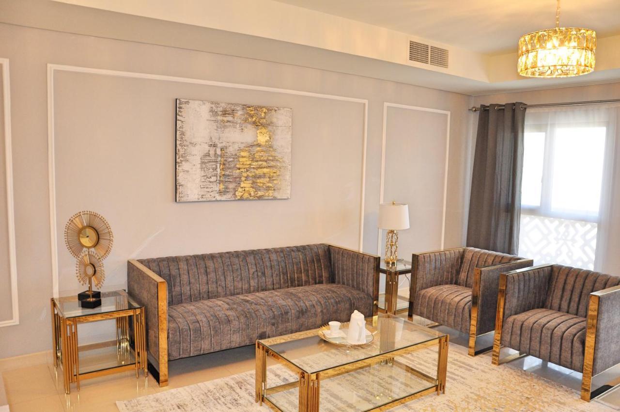 Spacious 4 Bd With Amazing Sea View Apartment