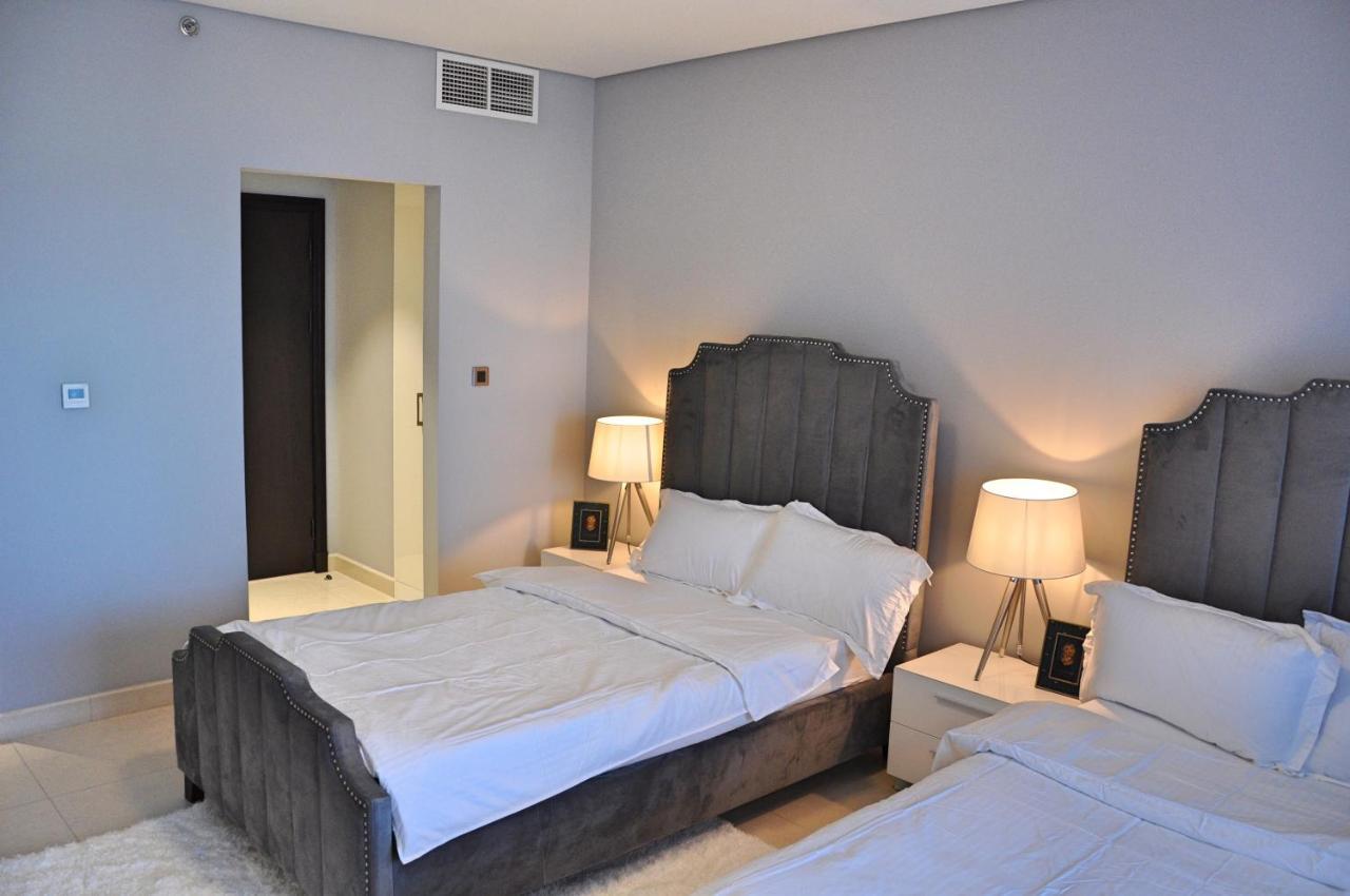 Spacious 4 Bd With Amazing Sea View Apartment Dubai