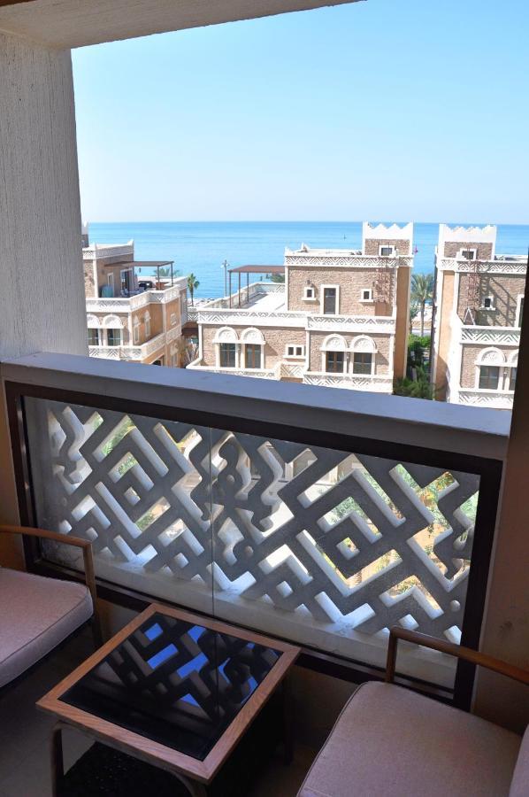 Spacious 4 Bd With Amazing Sea View Apartment