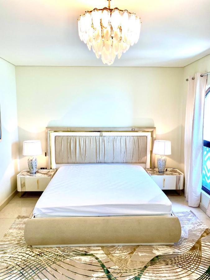 Spacious 4 Bd With Amazing Sea View Apartment