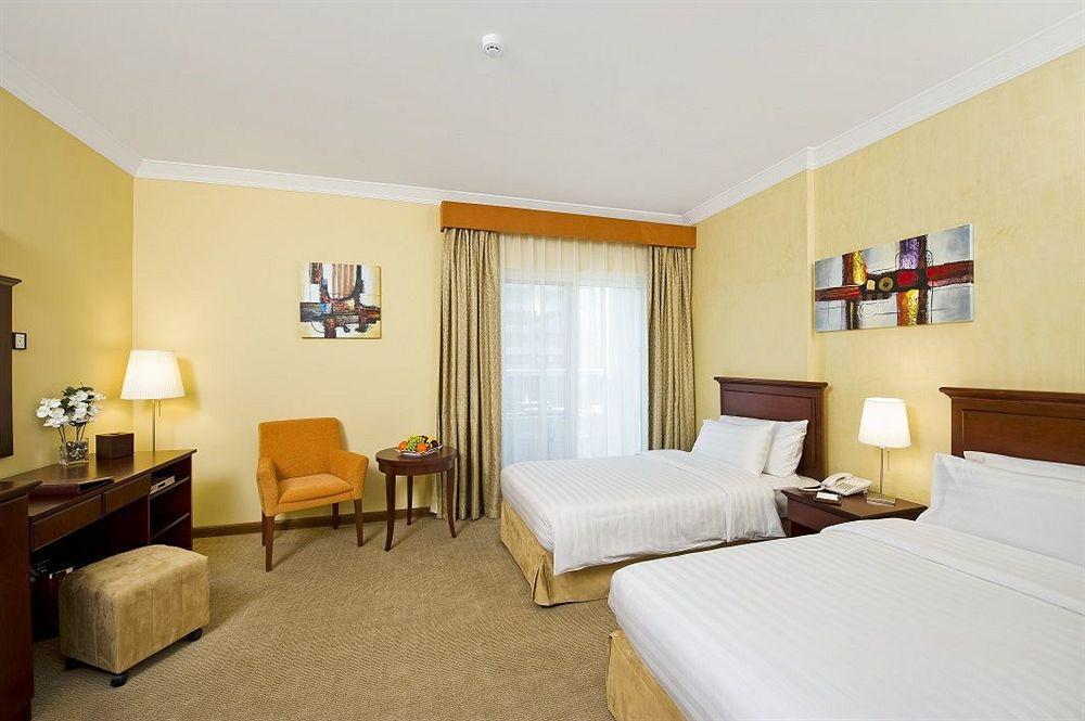 Auris Hotel 3*