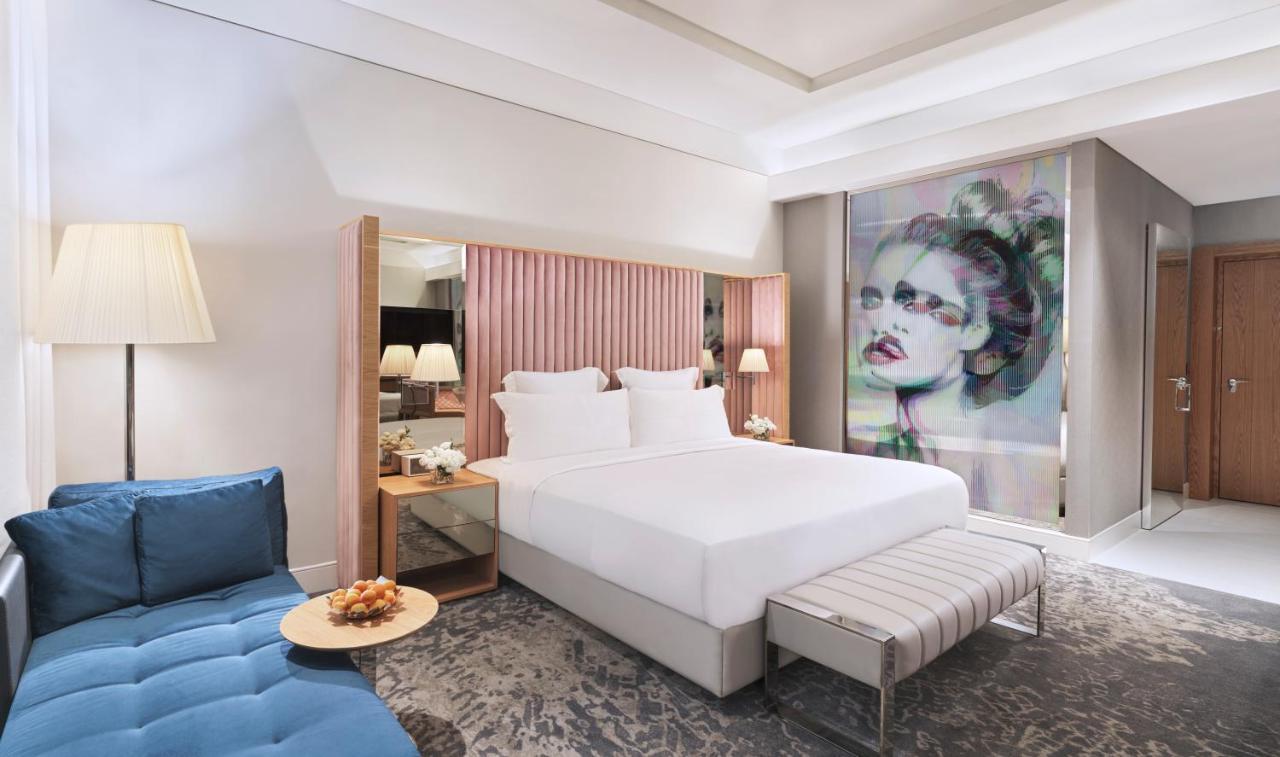 Sls & Residences Dubai