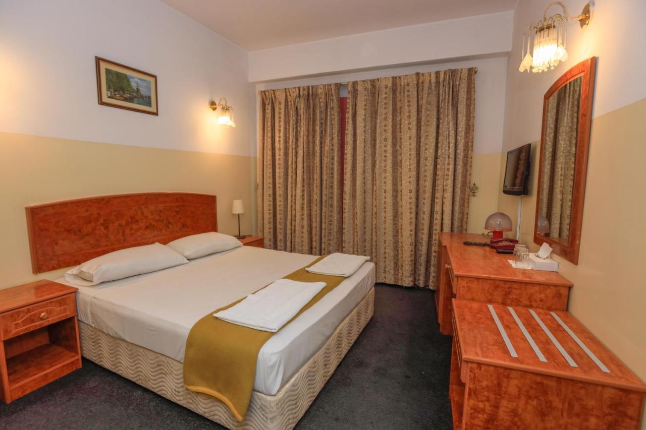 Queens Hotel