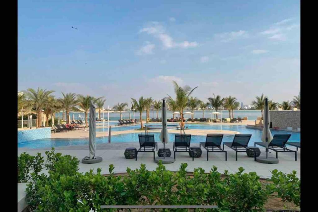 Balqis Residense Palm Jumeirah,pool, Beach, Floor, Full Sea View, Restaurants Appartement *