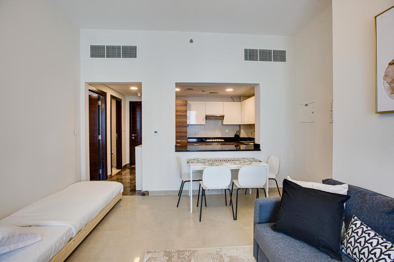 1bd In Sparkle Tower By Swarovsky Big Capacity Dubai