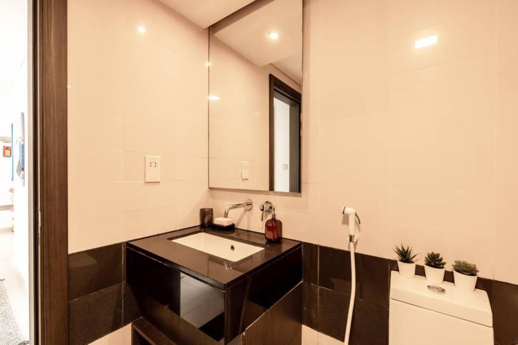 Xanadubai Loft Tower - Your Away From In Downtown Dubai! Lägenhet *