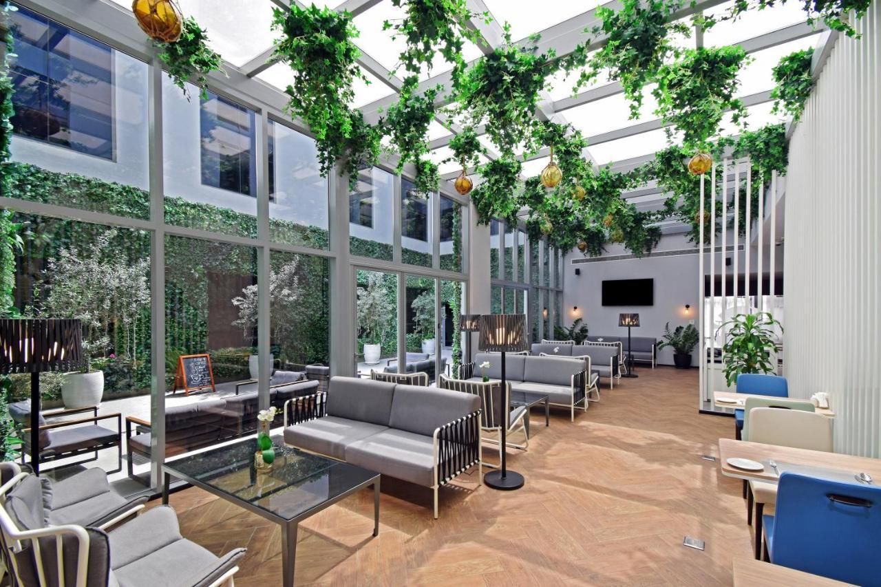 Lemon Tree Hotel, Jumeirah Hotel 4*
