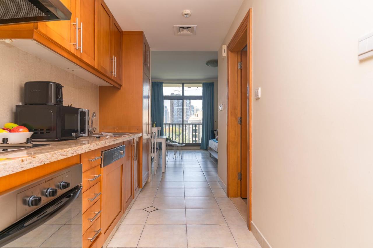 Rh - Beautiful Canal View, Sleek & Spacious Studio, Location * Dubái