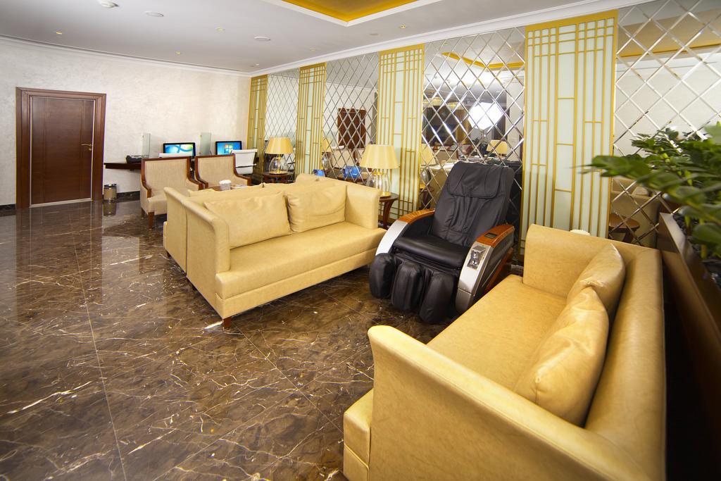Raviz Center Point 4*