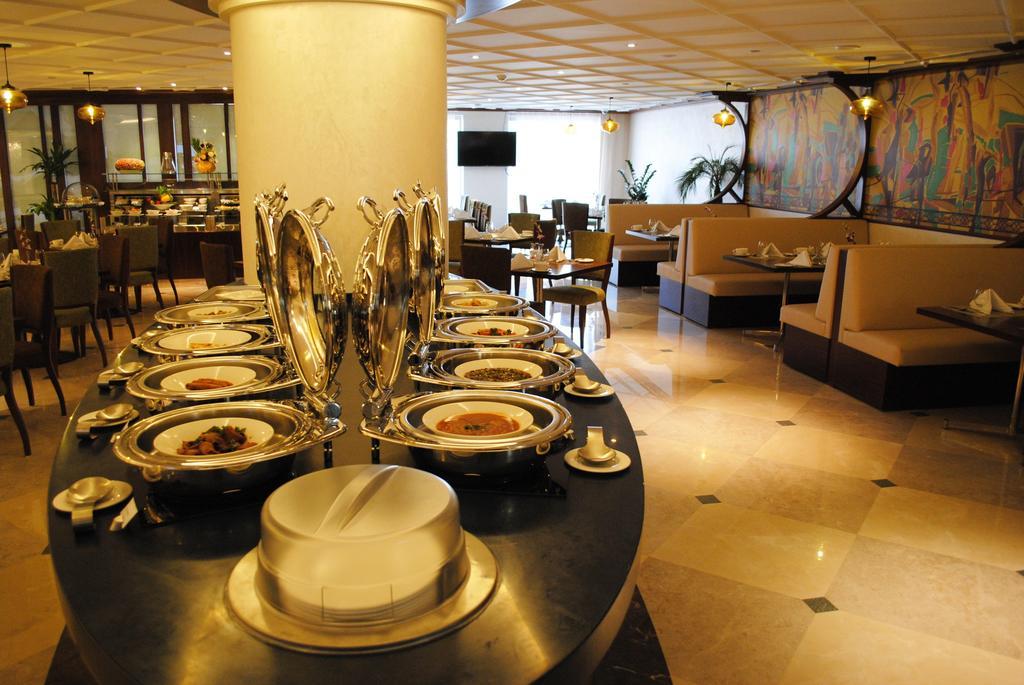 Raviz Center Point Hotel 4*