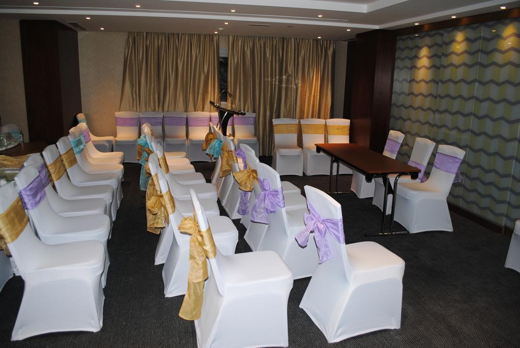 Raviz Center Point Hotel 4*
