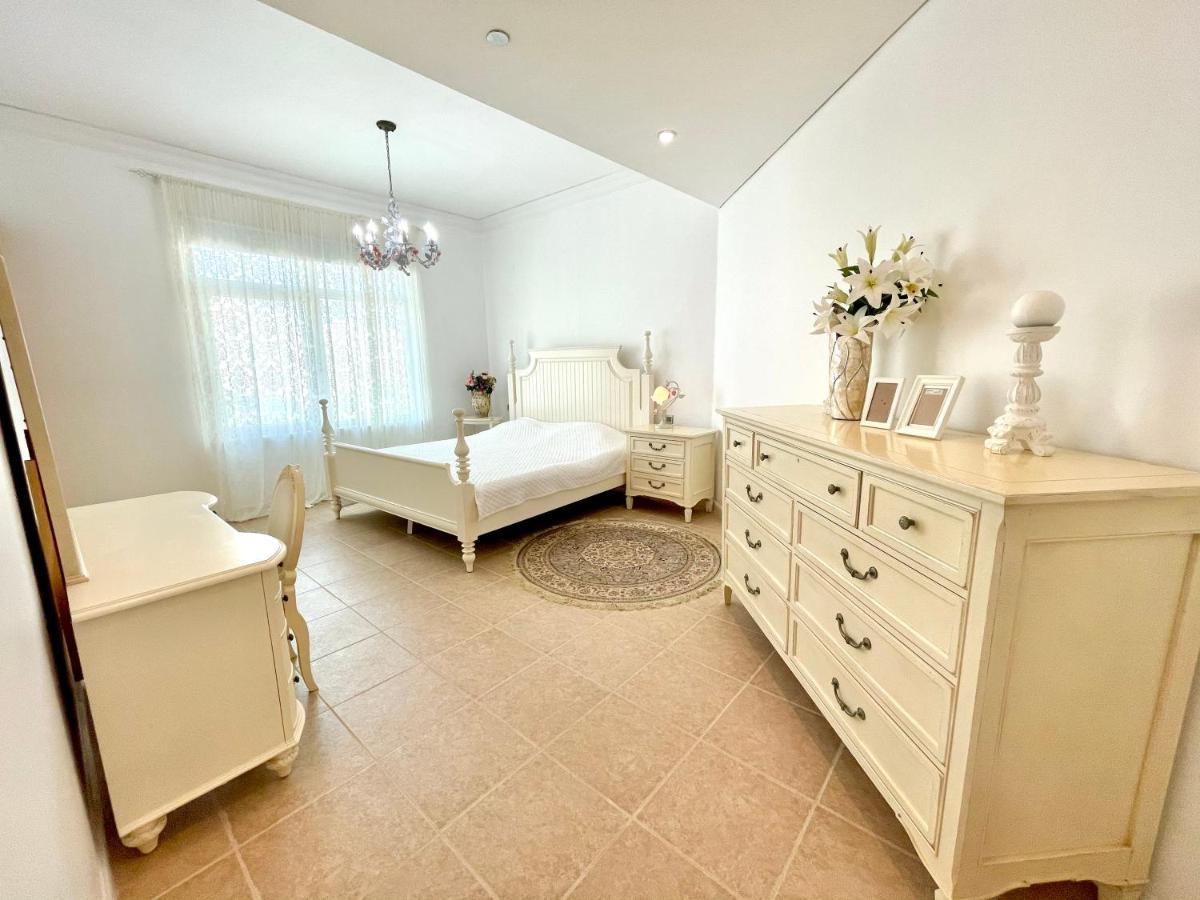 Lägenhet Luxury - Beachfront - Spacious Shoreline Residences - 5 Star Private *