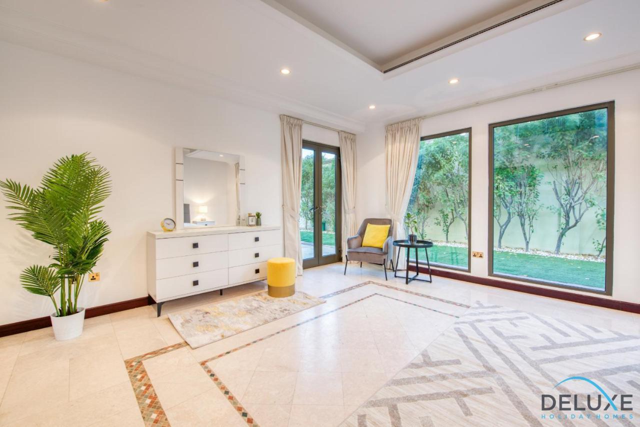 Villa Luxe 5br With Assistant's And Private Pool On Palm Jumeirah By Deluxe Homes *
