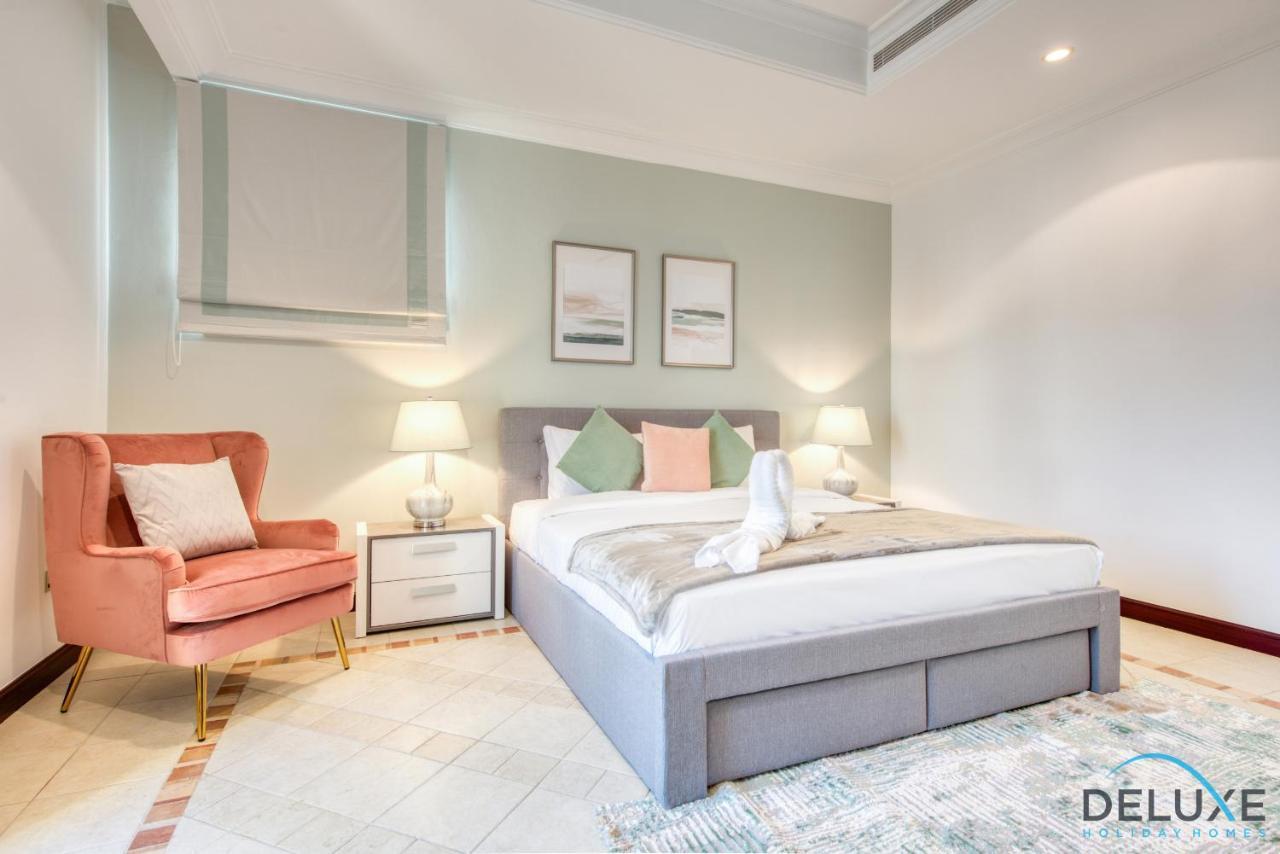 Luxe 5br With Assistant's And Private Pool On Palm Jumeirah By Deluxe Homes Villa *