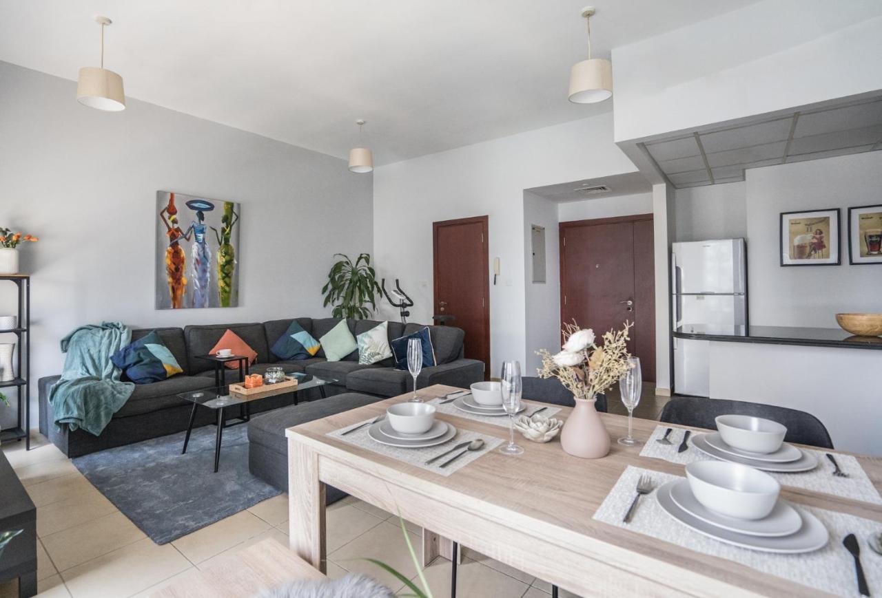 Higuests - Artistic Waterfront Apt, Perfect For Lovers Apartemen