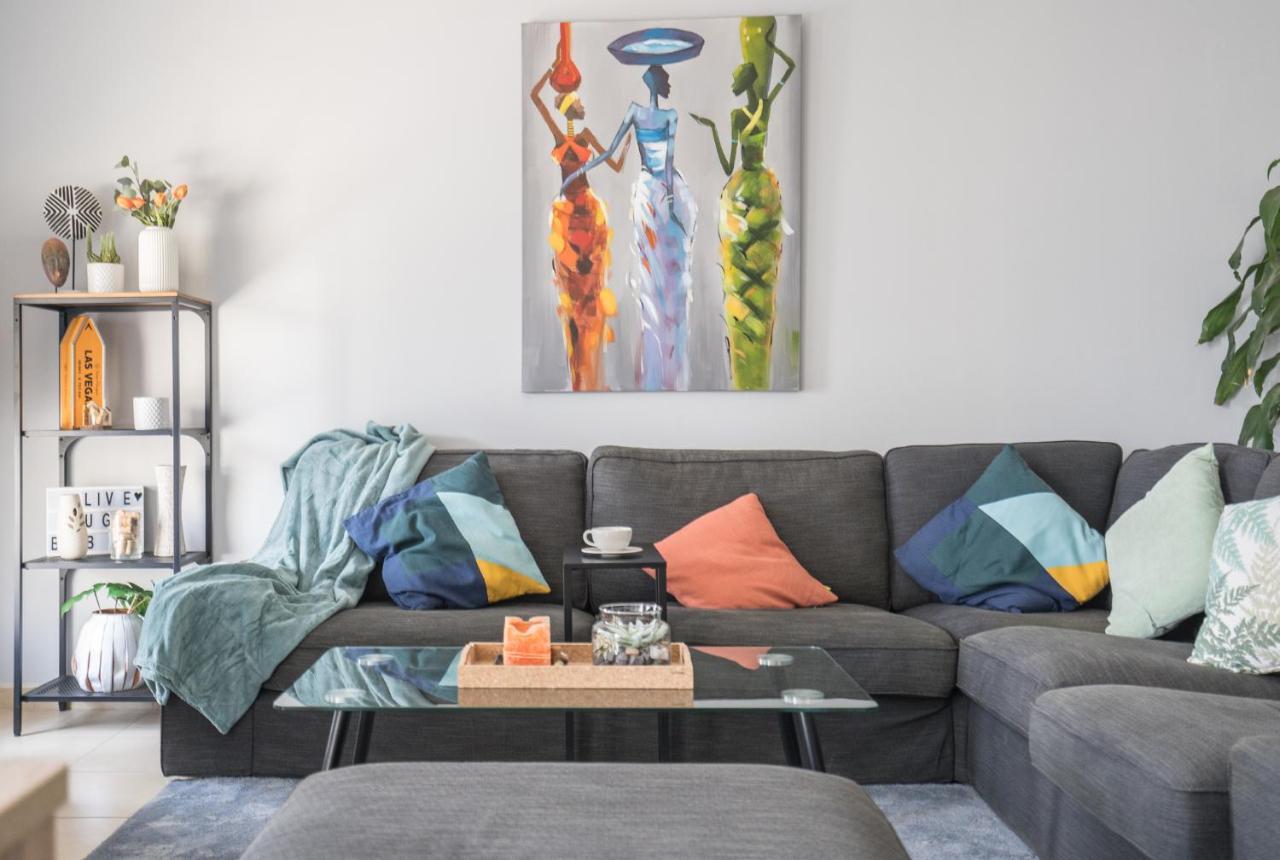 Apartemen Higuests - Artistic Waterfront Apt, Perfect For Lovers *