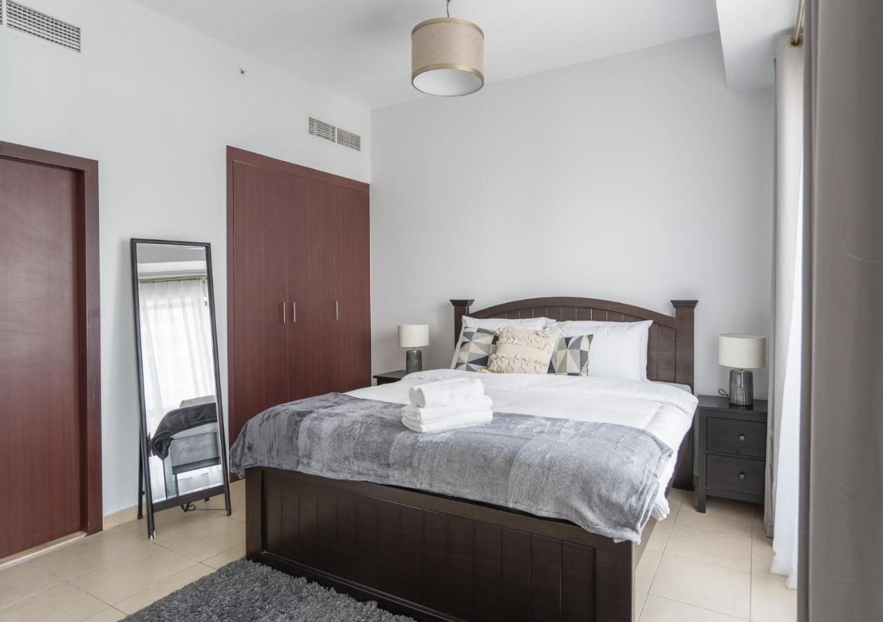 Higuests - Artistic Waterfront Apt, Perfect For Lovers Apartemen *