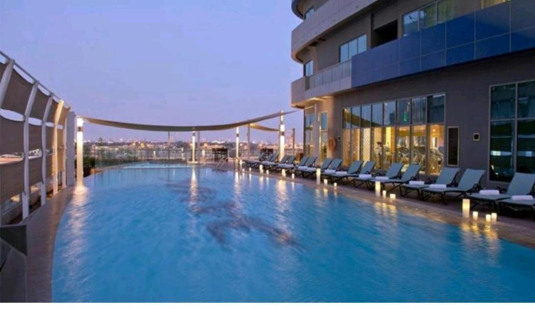 Apartamento Luxurious - Damac Mall Street