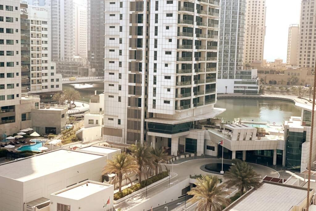 Luxury Studio In Marina -home Away From Home! Apartamento Dubai