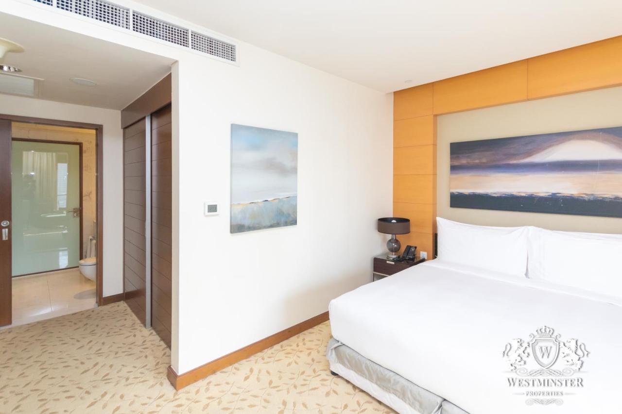 Westminster Mall Apartahotel Dubái
