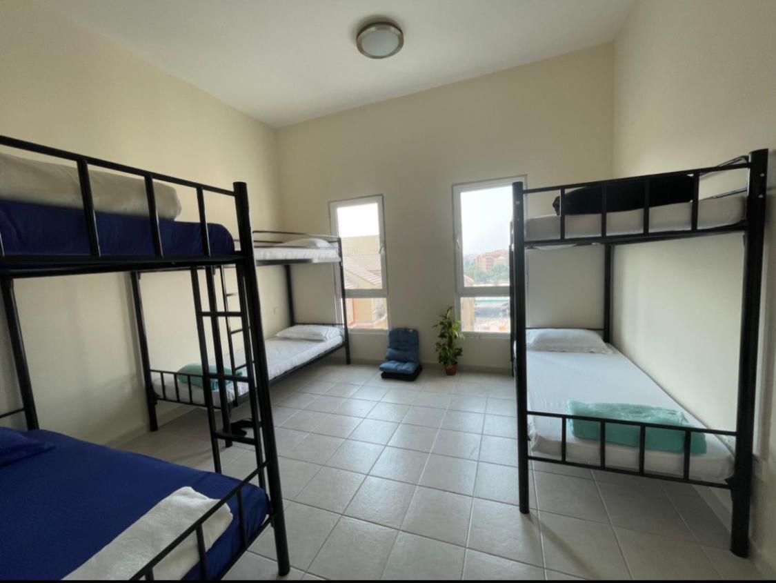 Hostal Expo Backpackers *