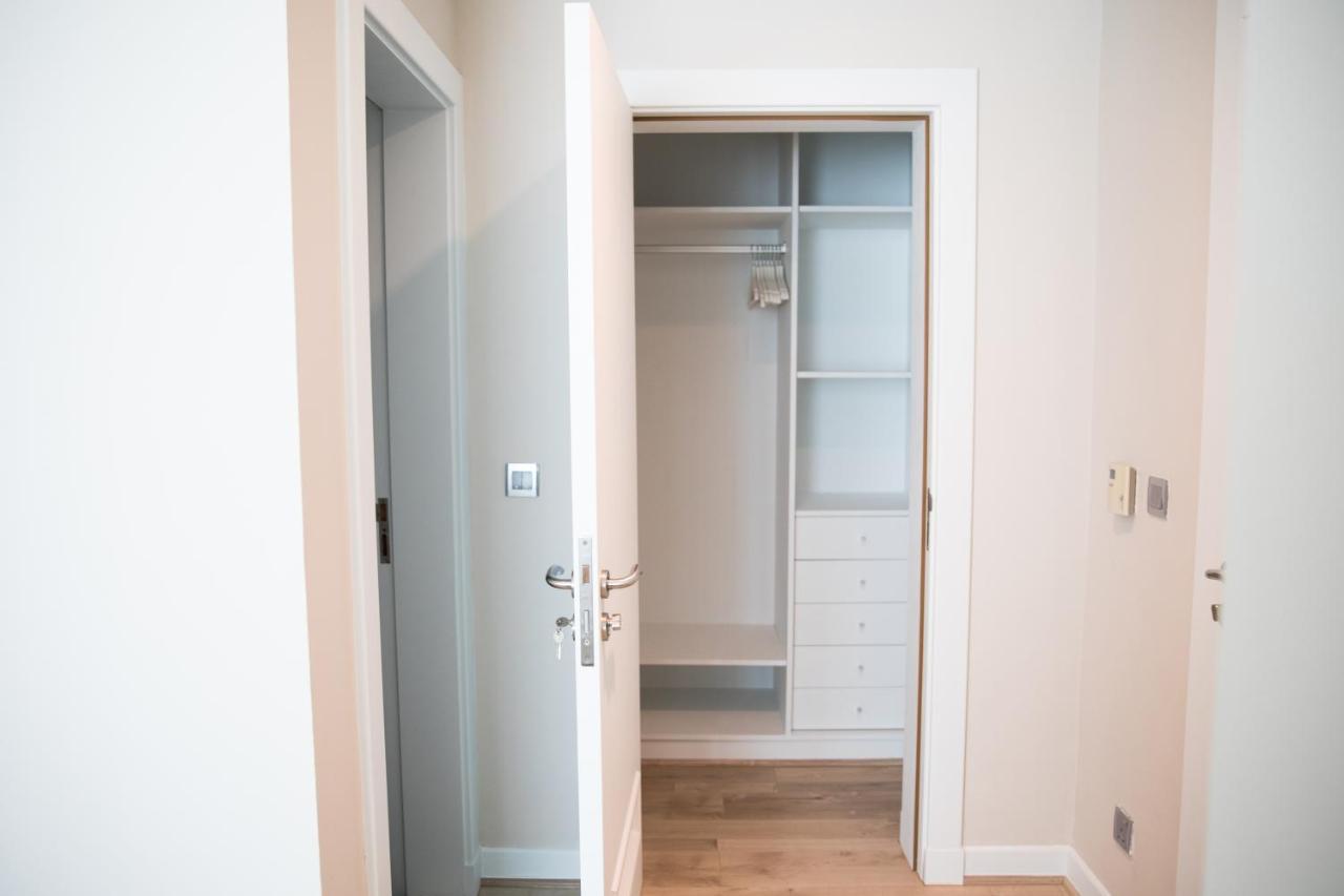 2Br On Palm Jumeirah Shoreline 15 - With Beach Access & A Complimentary Golf *