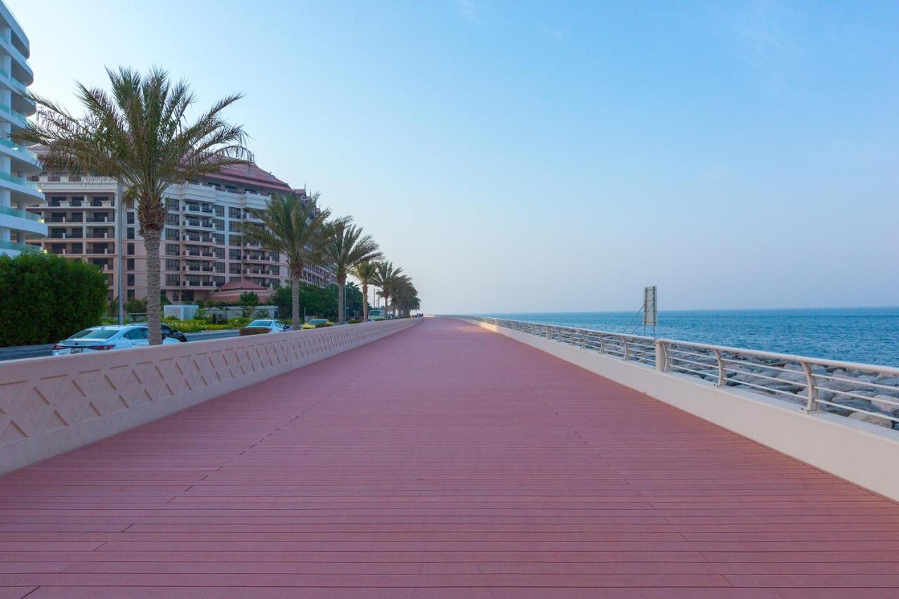 Apartamento Palm Chateau Dubái