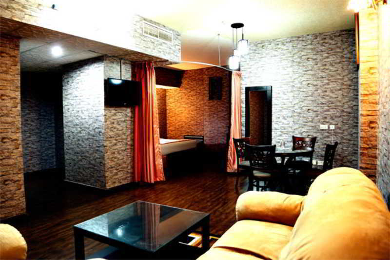 Rafee Hotell 2*