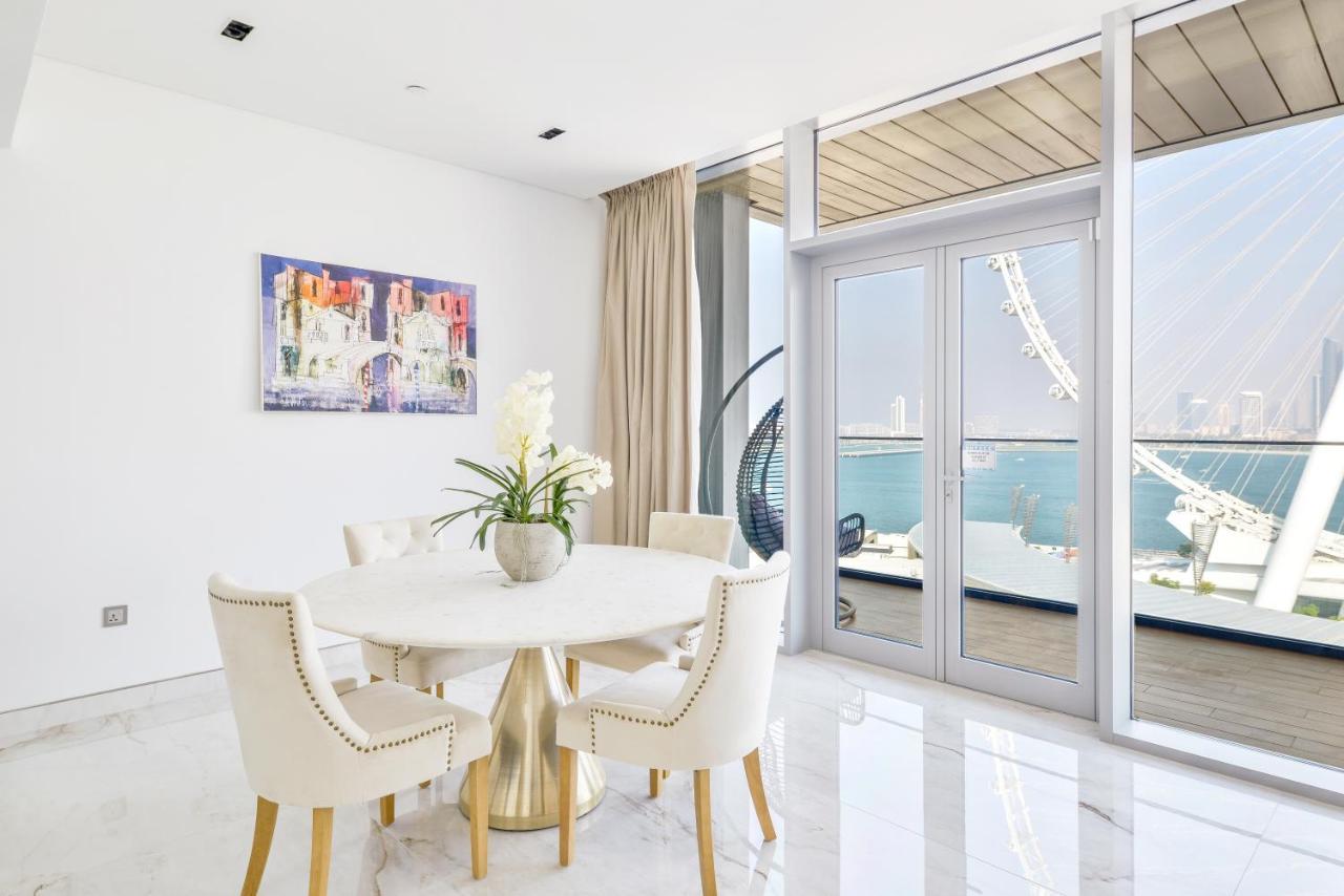 Contemporary And Spacious 2 Bedroom In Bluewaters Island Apartemen